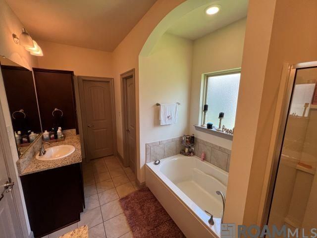 18063 River Landing Dr, Prairieville, LA 70769