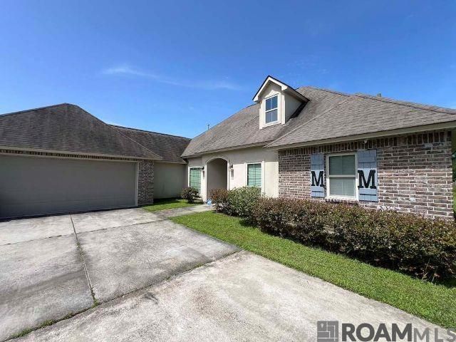 18063 River Landing Dr, Prairieville, LA 70769