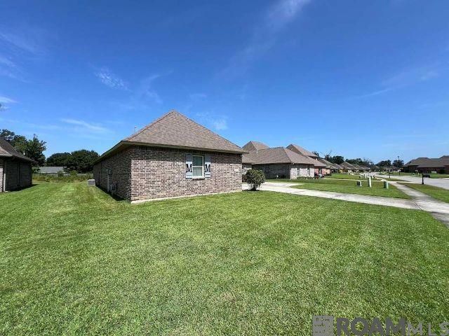 18063 River Landing Dr, Prairieville, LA 70769