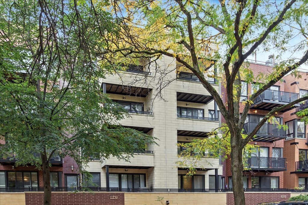 2247 W Wabansia Avenue 204, Chicago, IL 60647 — exterior