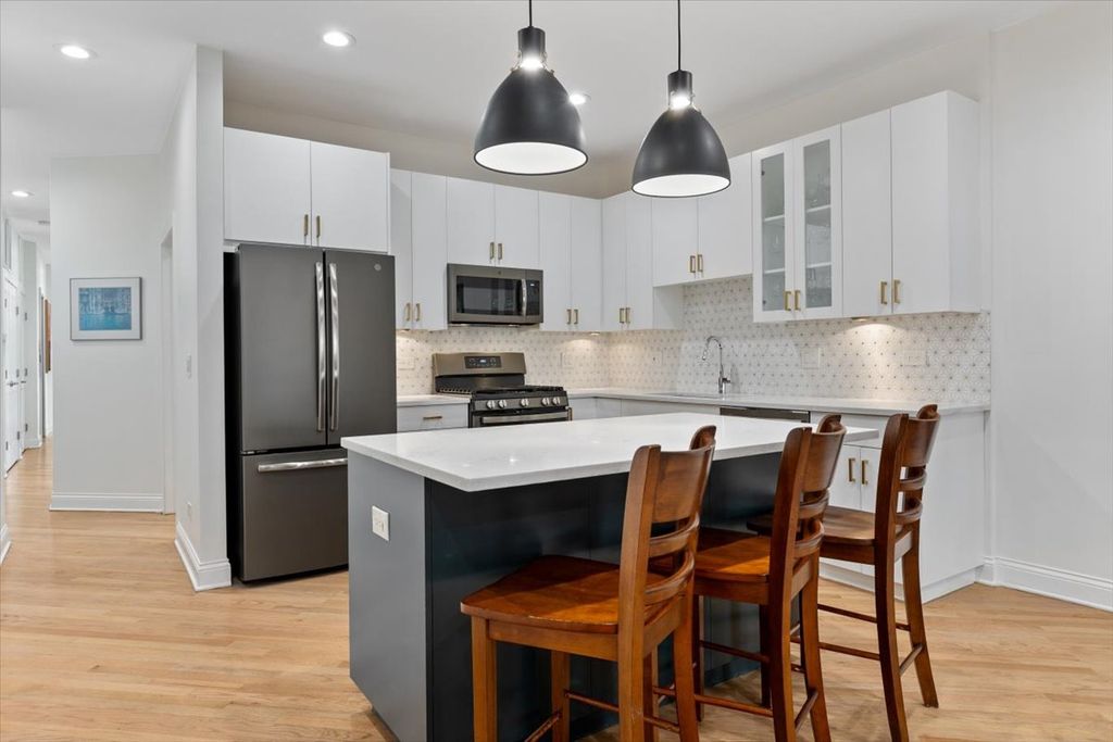 2247 W Wabansia Avenue 204, Chicago, IL 60647 — photo 3