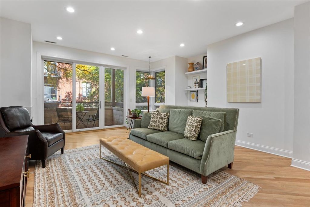 2247 W Wabansia Avenue 204, Chicago, IL 60647 — photo 5