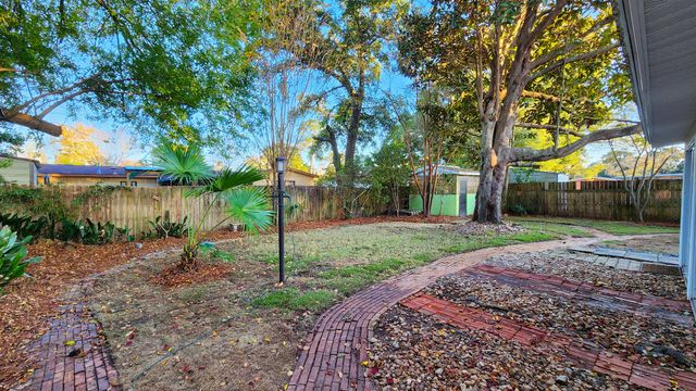 230 Lee Drive, Mary Esther, FL 32569