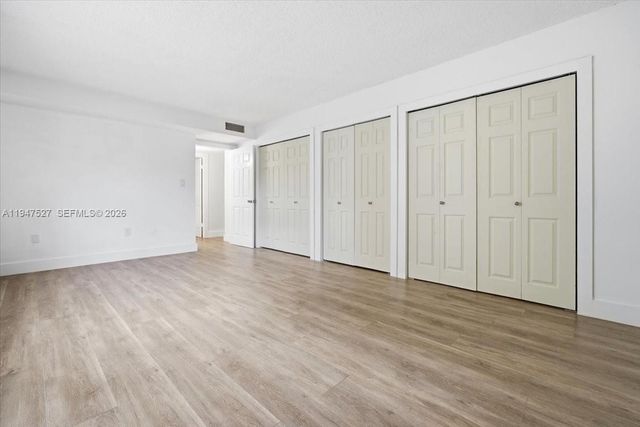 6960 Miami Gardens Dr 2-124, Hialeah, FL 33015