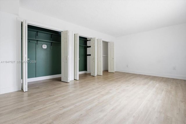 6960 Miami Gardens Dr 2-124, Hialeah, FL 33015