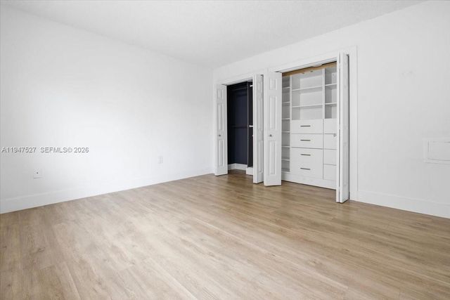 6960 Miami Gardens Dr 2-124, Hialeah, FL 33015