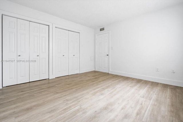 6960 Miami Gardens Dr 2-124, Hialeah, FL 33015