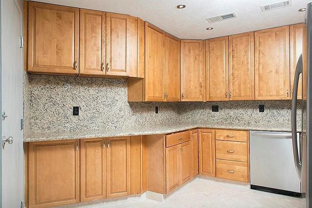 5050 Woodway Drive 2A, Houston, TX 77056