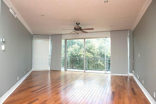 5050 Woodway Drive 2A, Houston, TX 77056