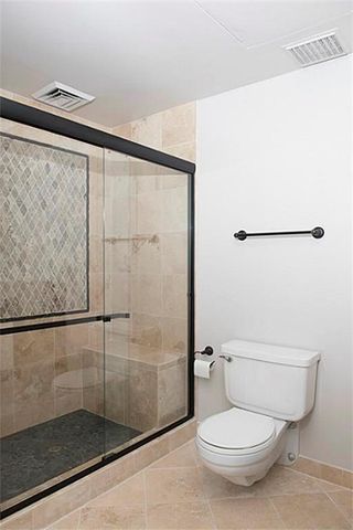 5050 Woodway Drive 2A, Houston, TX 77056