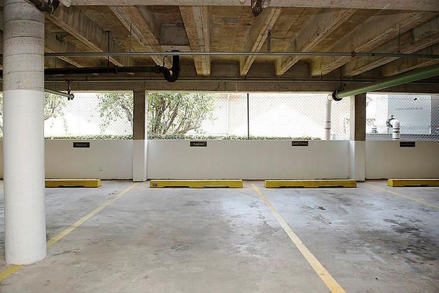 5050 Woodway Drive 2A, Houston, TX 77056