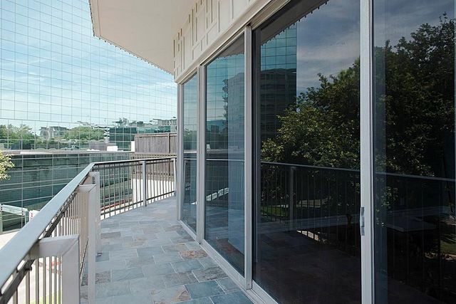 5050 Woodway Drive 2A, Houston, TX 77056