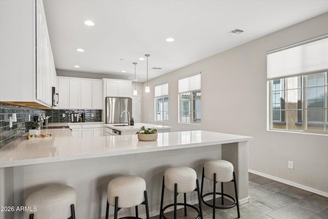 1676 E HAMPTON Lane, Gilbert, AZ 85295