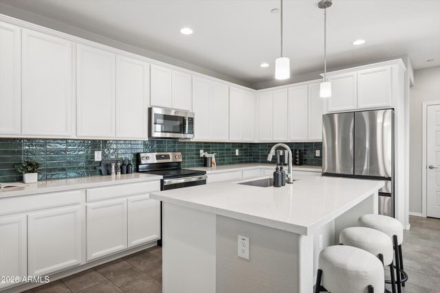 1676 E HAMPTON Lane, Gilbert, AZ 85295