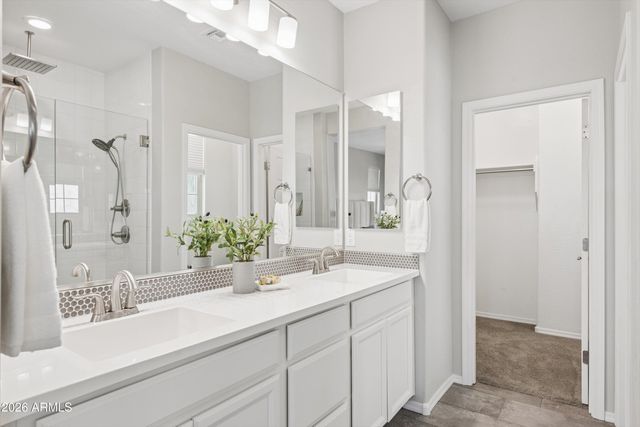 1676 E HAMPTON Lane, Gilbert, AZ 85295