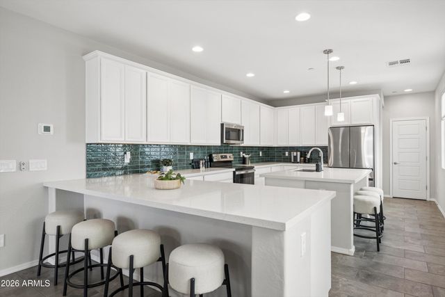1676 E HAMPTON Lane, Gilbert, AZ 85295