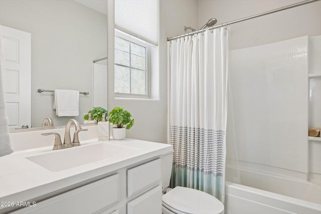 1676 E HAMPTON Lane, Gilbert, AZ 85295