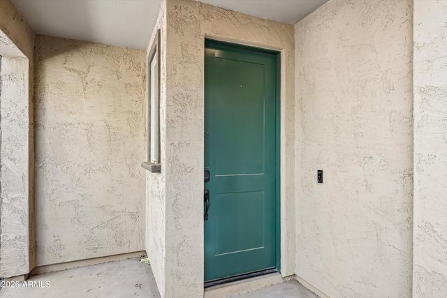 1676 E HAMPTON Lane, Gilbert, AZ 85295