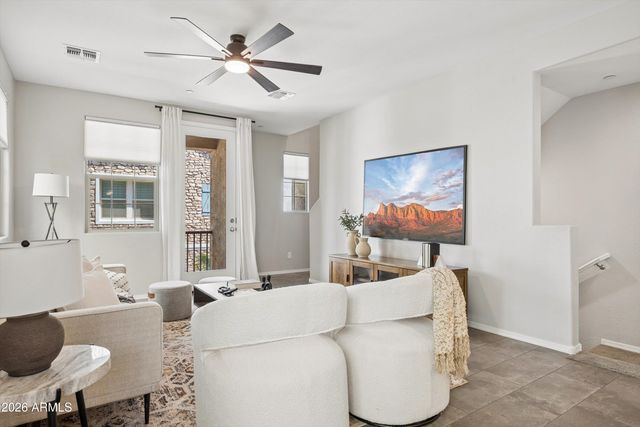 1676 E HAMPTON Lane, Gilbert, AZ 85295