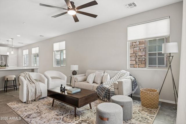 1676 E HAMPTON Lane, Gilbert, AZ 85295