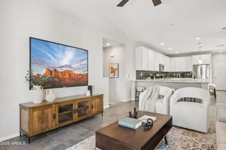 1676 E HAMPTON Lane, Gilbert, AZ 85295