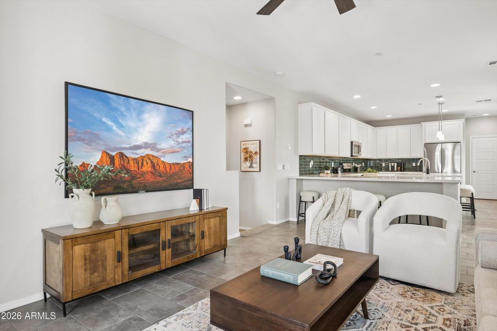 1676 E HAMPTON Lane, Gilbert, AZ 85295