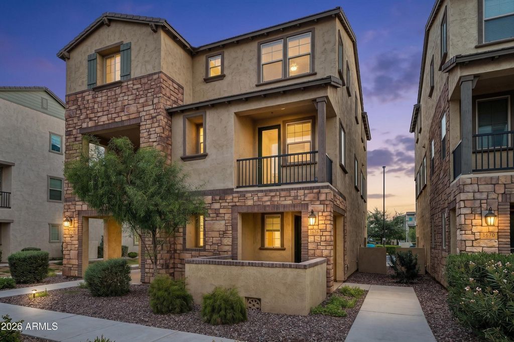 1676 E HAMPTON Lane, Gilbert, AZ 85295 — photo 4