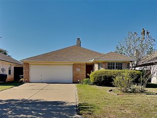 6236 Stockton Drive, Fort Worth, TX 76132