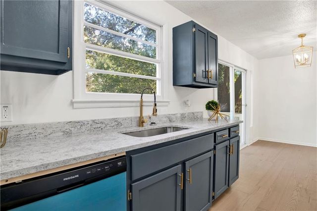 1930 Le Jeune Drive, Mobile, AL 36618