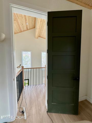 924 N Highland Drive, Gatlinburg, TN 37738