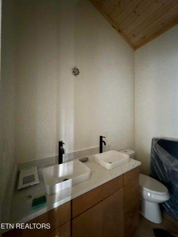 924 N Highland Drive, Gatlinburg, TN 37738