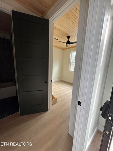 924 N Highland Drive, Gatlinburg, TN 37738