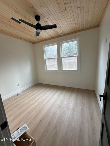 924 N Highland Drive, Gatlinburg, TN 37738