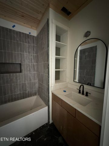 924 N Highland Drive, Gatlinburg, TN 37738