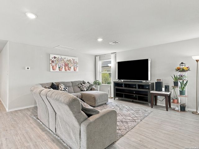 8811 Braun Mesa, San Antonio, TX 78254
