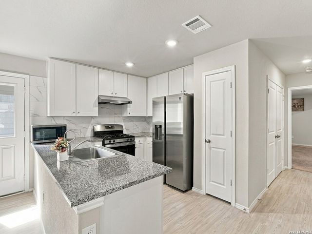 8811 Braun Mesa, San Antonio, TX 78254