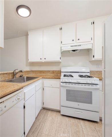 66 Orange Blossom, Irvine, CA 92618