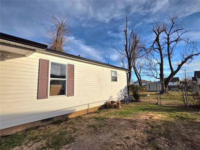 926 Maple Street, Rogers, AR 72756