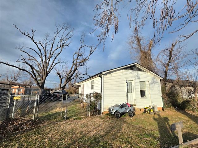 926 Maple Street, Rogers, AR 72756