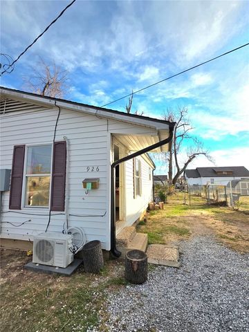 926 Maple Street, Rogers, AR 72756