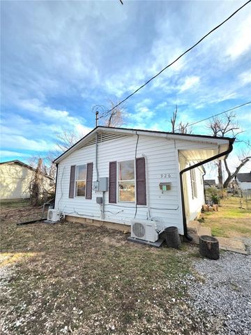 926 Maple Street, Rogers, AR 72756