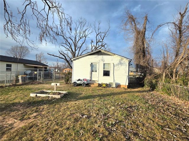 926 Maple Street, Rogers, AR 72756