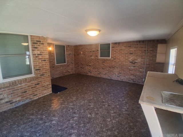 3904 Royal Forest Drive, Pine Bluff, AR 71603