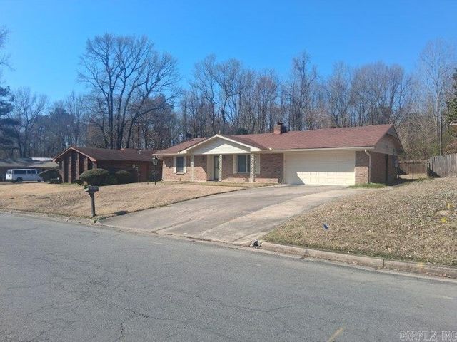 3904 Royal Forest Drive, Pine Bluff, AR 71603