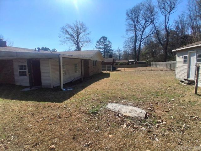 3904 Royal Forest Drive, Pine Bluff, AR 71603