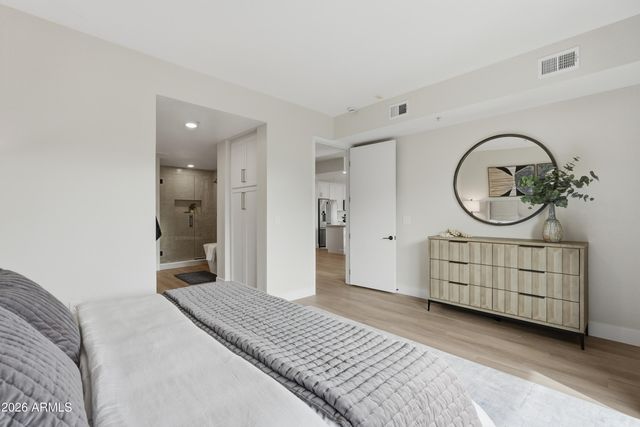 7126 E OSBORN Road 2006, Scottsdale, AZ 85251