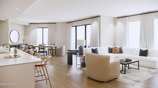 7126 E OSBORN Road 2006, Scottsdale, AZ 85251