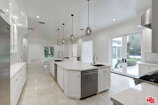 5435 Donna Avenue, Tarzana (los Angeles), CA 91356