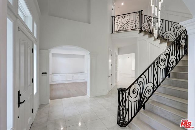 5435 Donna Avenue, Tarzana (los Angeles), CA 91356