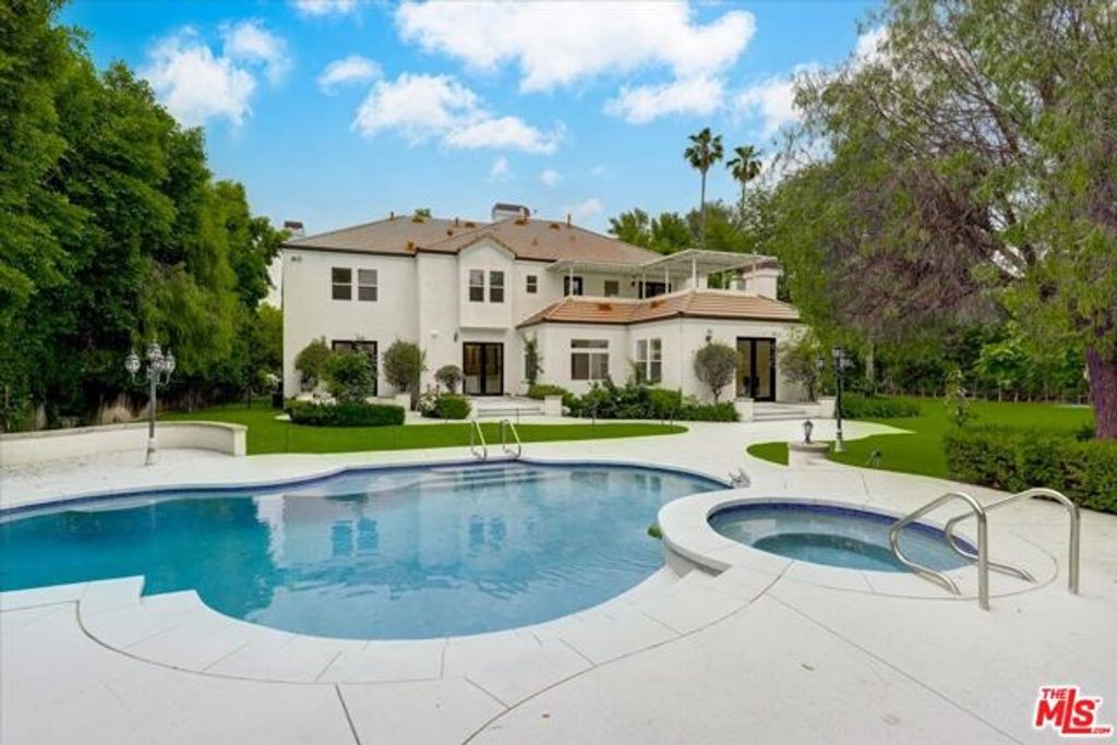 5435 Donna Avenue, Tarzana (los Angeles), CA 91356